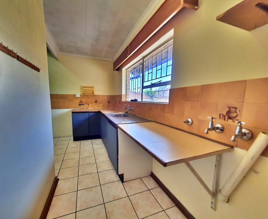 28 Bedroom Property for Sale in Kannoniers Park North West